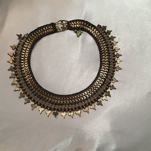 Women’s choker necklace.